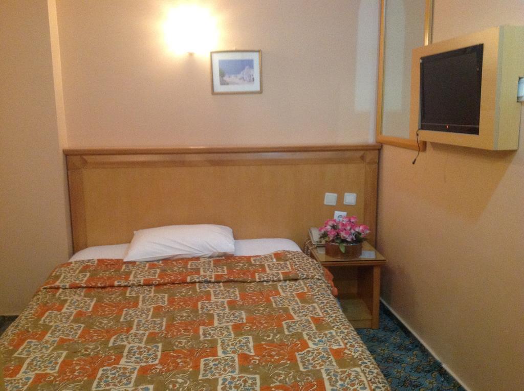 Yalta Hotel - Istanbul — Photos 2